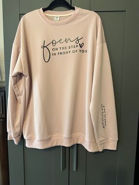 Women's Focus Graphic Sweatshirt - Blush Pink